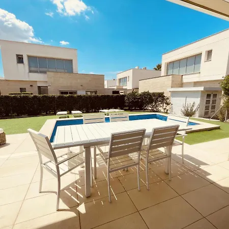 3091 Malibu Villa *
